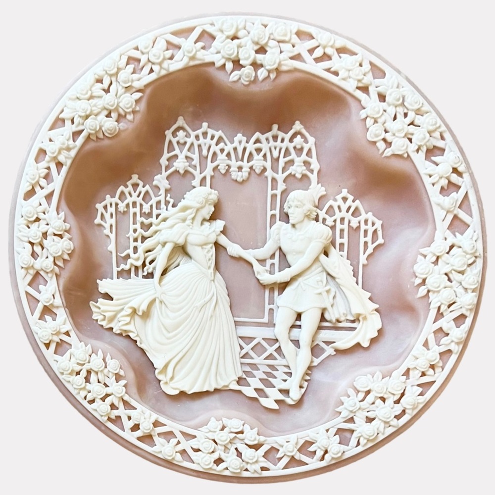 Vintage Hamlet and Ophelia Collectible Plate by Incolay Studios